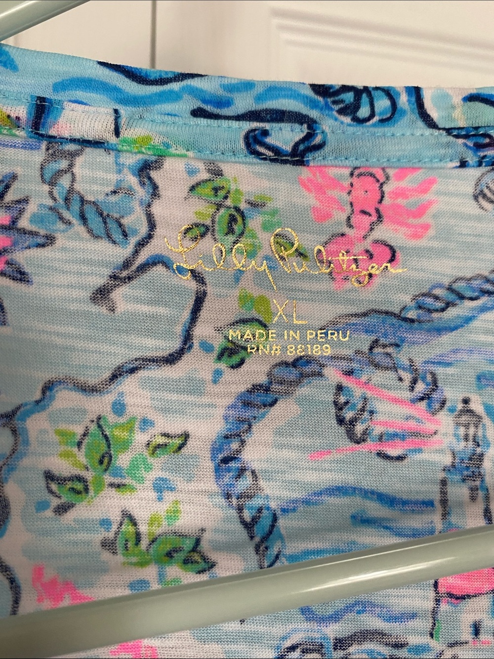 NWT Lilly Pulitzer Etta V-Neck T-Shirt in Lilly Loves Cape Cod print Size XL - Picture 4 of 10